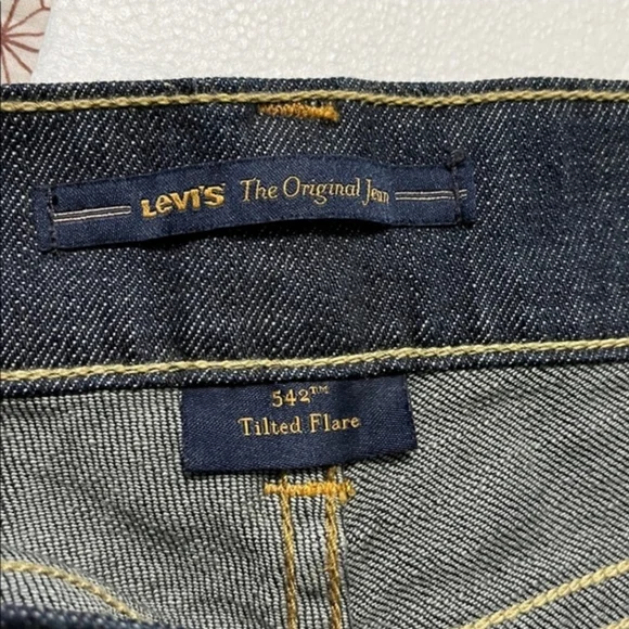 Levi's Classic Indigo Denim 542 Tilted Flare size 14 - Picture 8 of 15